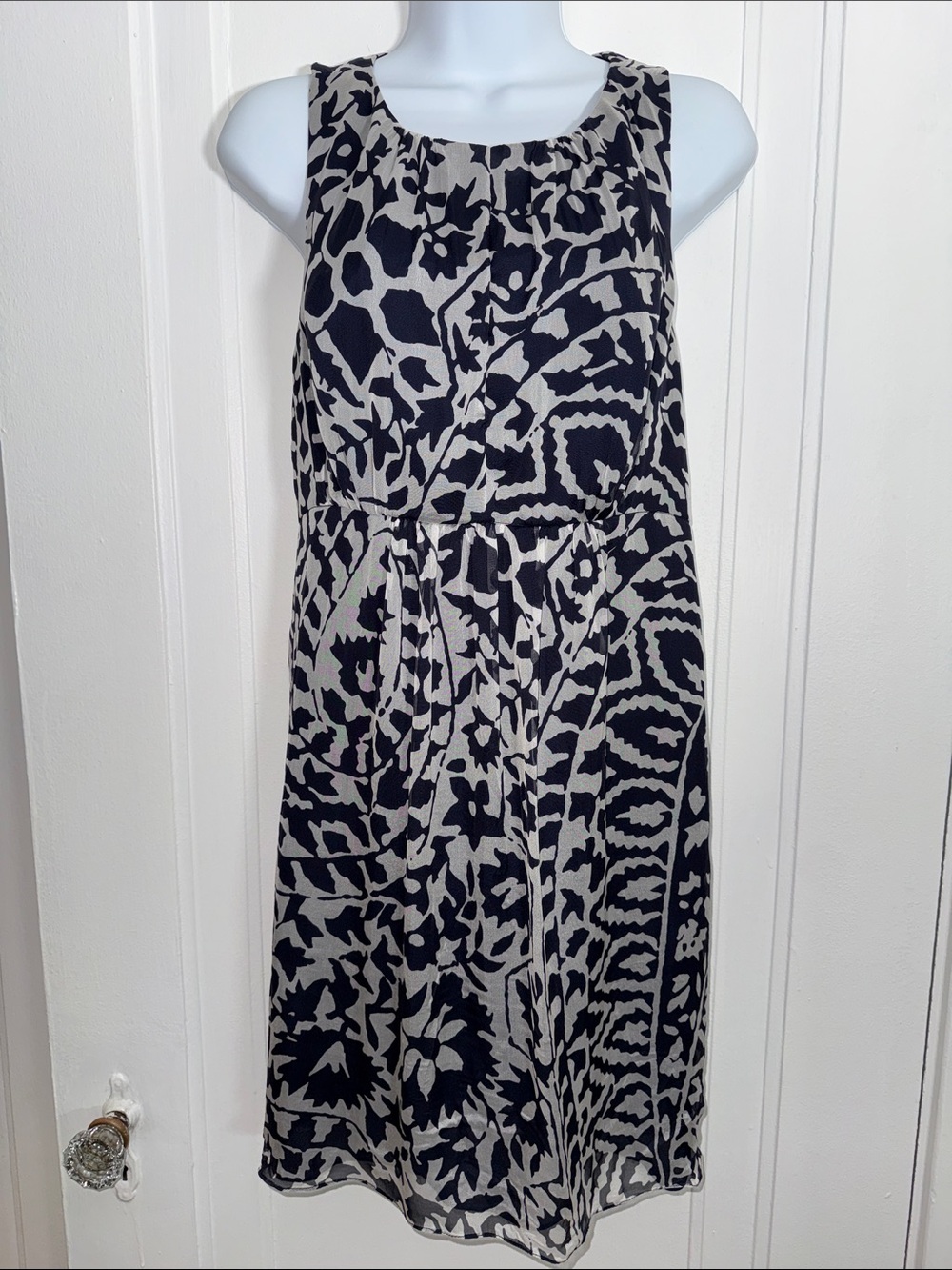 Milly Silk sleeveless Blue and White abstract floral Dress size 8